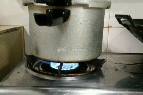 猪尾骨赤豆汤的做法图解4