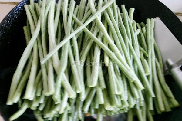 东北烀豇豆尖椒咸菜的做法图解12