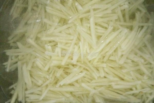 土地丝炒鸡蛋的做法图解1