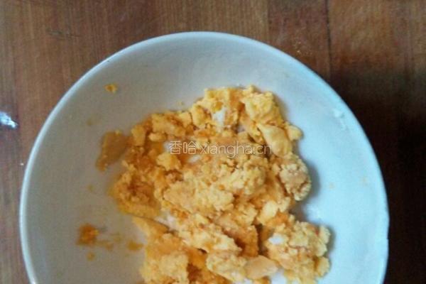 金沙玉米的做法图解1