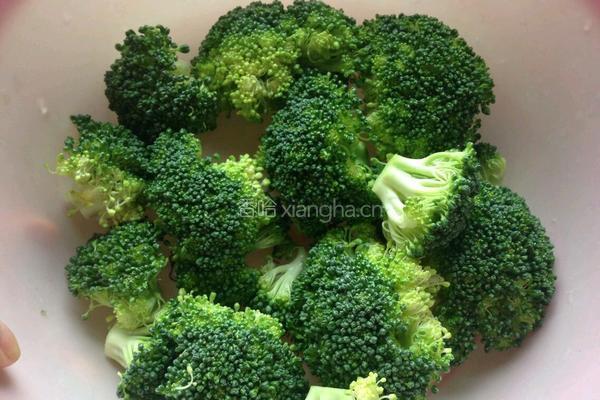 蒜炒西兰花的做法图解4