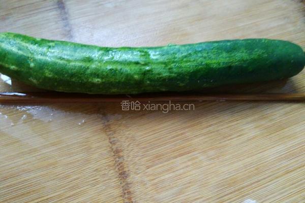 蓑衣黄瓜的做法图解1