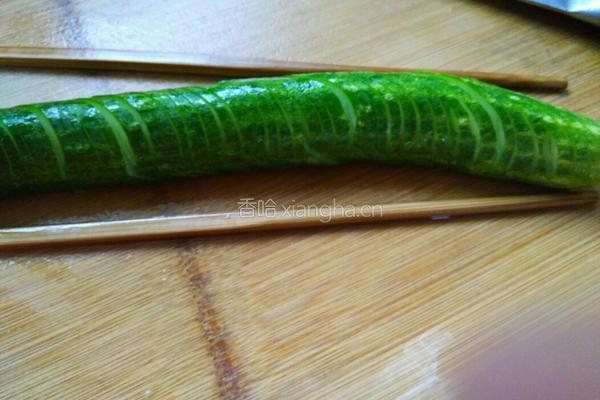 蓑衣黄瓜的做法图解2