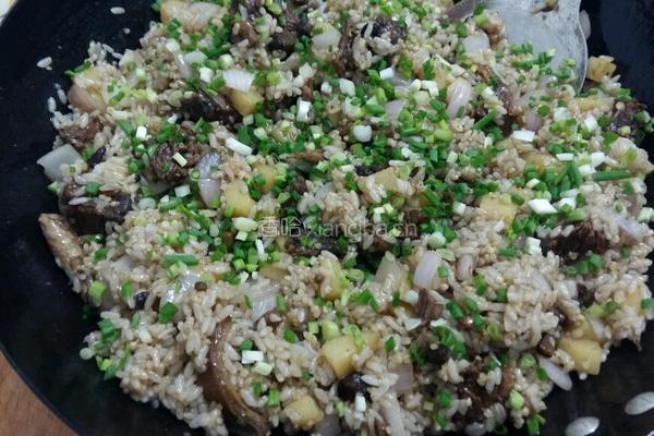 牛肉炒饭的做法图解4
