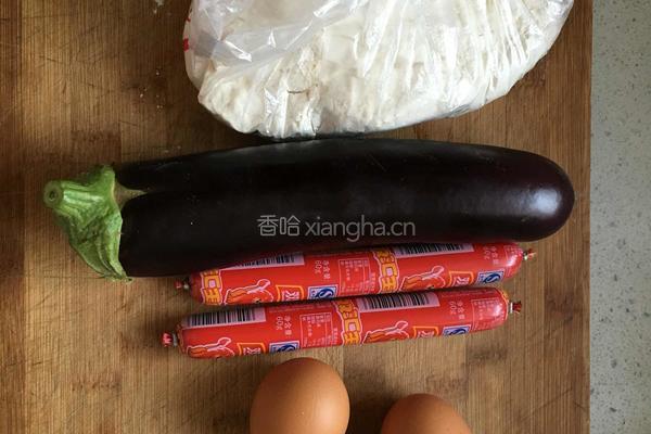 茄子火腿鸡蛋饼的做法图解1