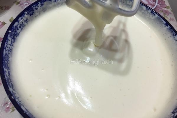 黑加仑纸杯蛋糕的做法图解3
