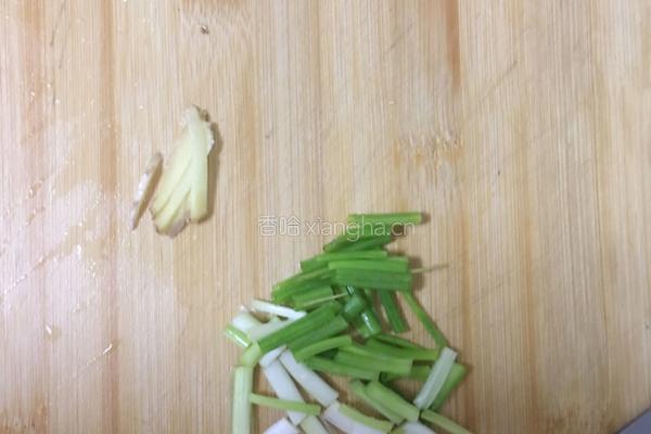 大白菜炒人造肉的做法图解4