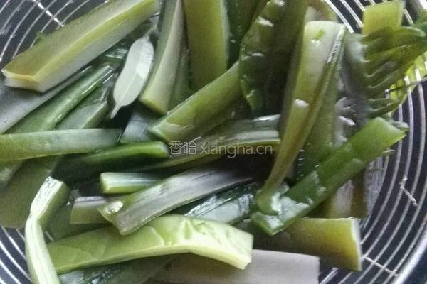 蒜香海带的做法图解5