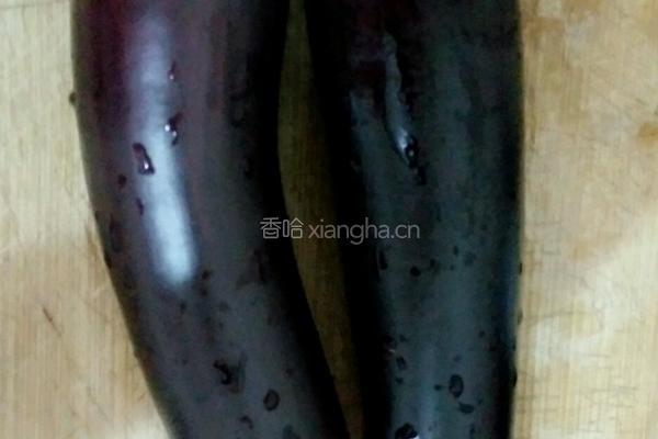凉拌茄子的做法图解1