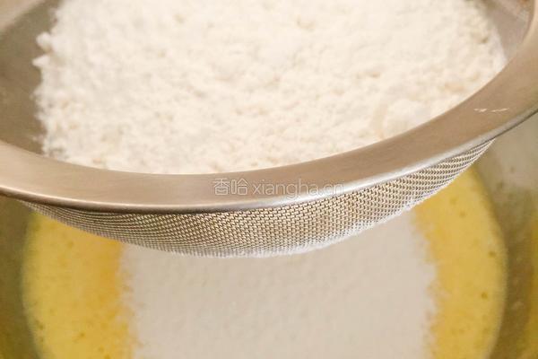 草莓奶油蛋糕卷的做法图解6
