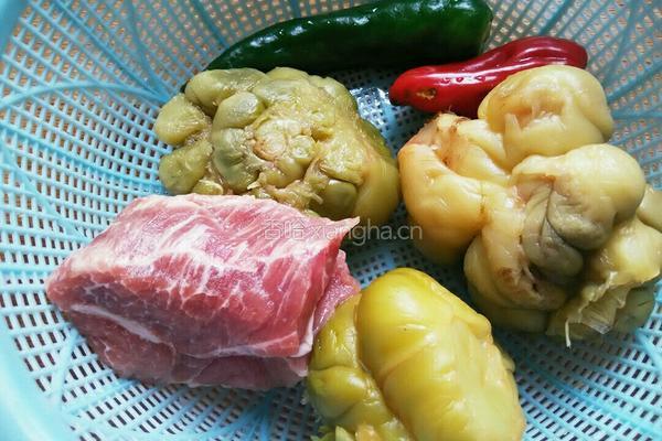 榨菜肉丝的做法图解1