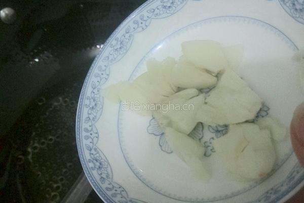 韭菜炒豆片的做法图解3