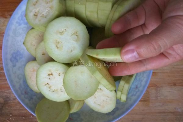 炸茄盒的做法图解1