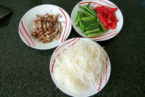 炒米粉的做法图解1