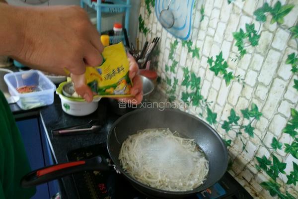 金针菇蛋花汤的做法图解10