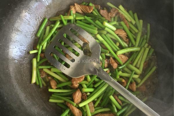 蒜苗烧猪肉的做法图解6