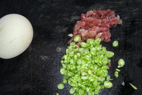豆角煎蛋的做法图解1