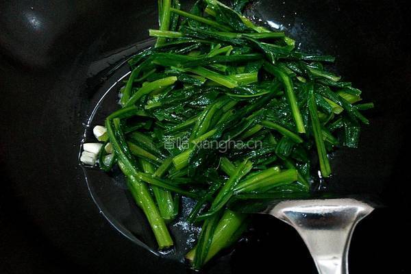 蒜香苦麦菜的做法图解6