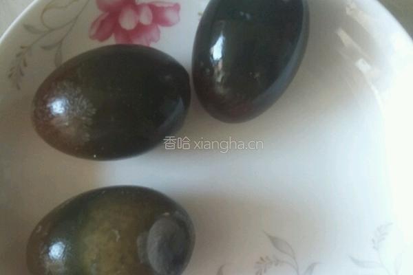 青椒皮蛋的做法图解3