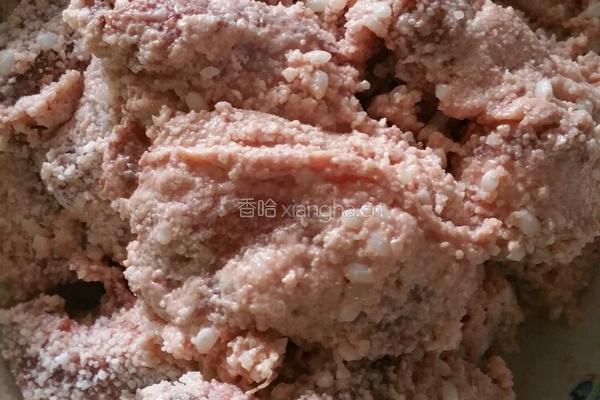 南瓜粉蒸肉的做法图解3