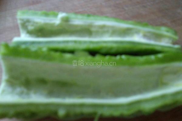苦瓜煎蛋的做法图解2