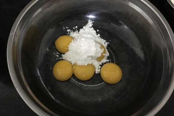 戚风蛋糕的做法图解2
