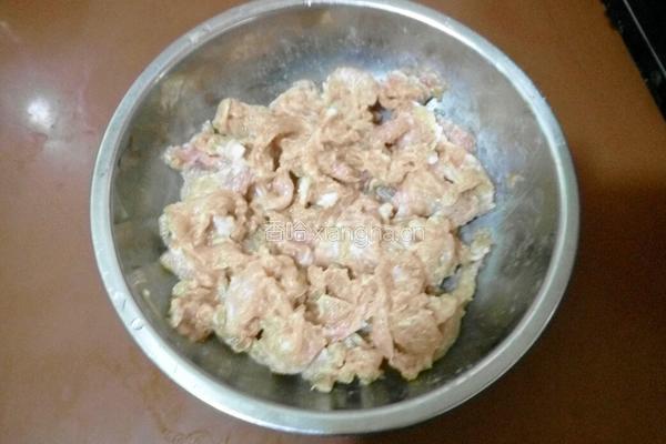 咸菜炒瘦肉的做法图解1
