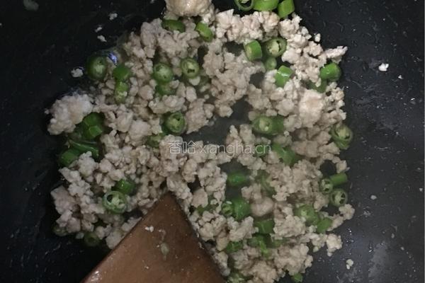 毛豆炒肉末的做法图解8