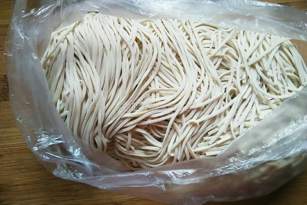 葱香拌面的做法图解1