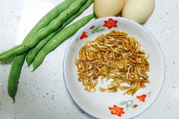 鸡蛋河虾饼的做法图解1