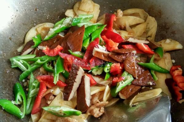 茭白炒肉的做法图解4