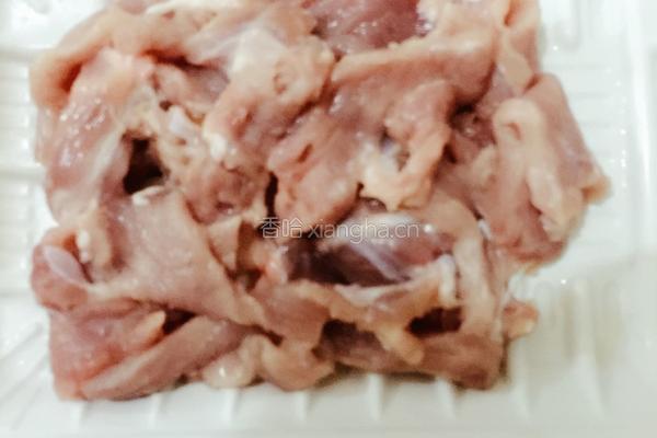 酸菜瘦肉炒豆干的做法图解2