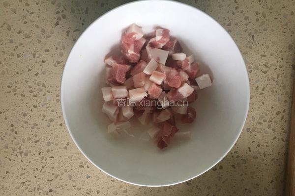 肉丁豆角打卤面的做法图解1