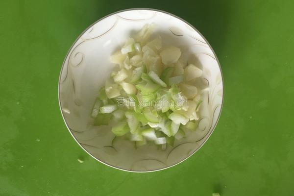 肉丁豆角打卤面的做法图解3