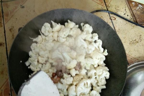 家常炒菜花的做法图解4