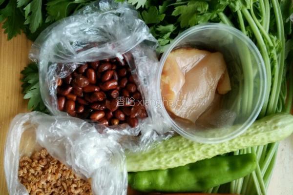 麻辣红油鸡丝的做法图解1