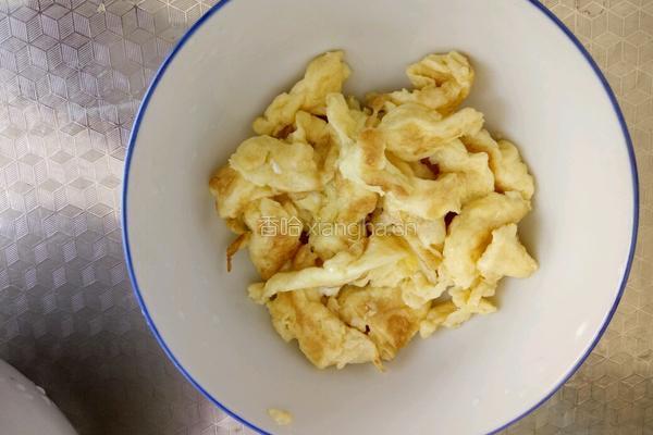 蒜香苋菜玉米饼的做法图解3