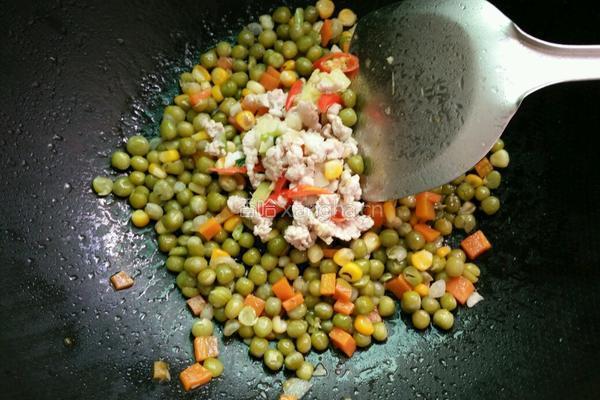 青豆炒肉的做法图解7