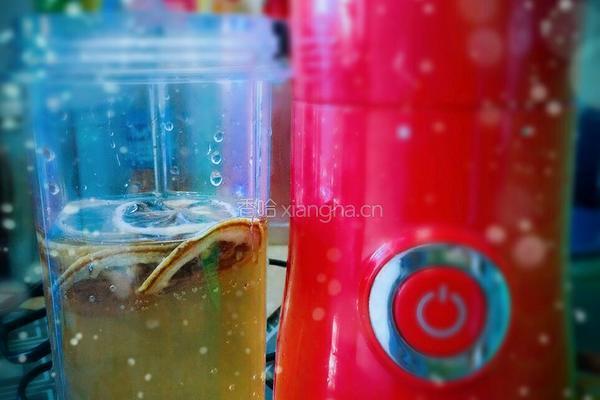 清爽一夏 啤酒柠檬汁的做法图解4