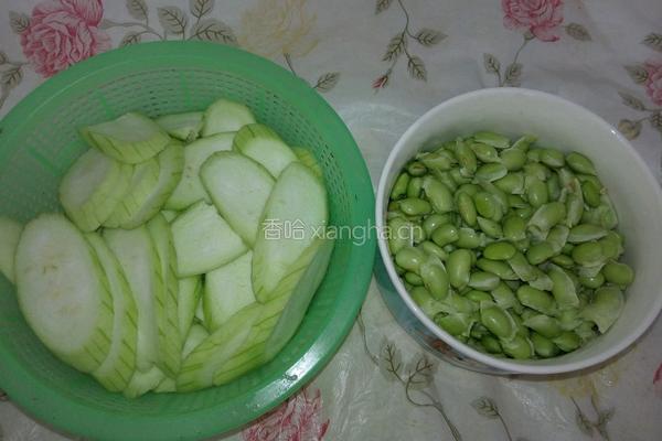 丝瓜炒毛豆的做法图解1