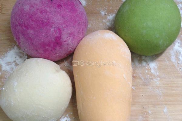彩虹猪肉虾仁饺的做法图解3
