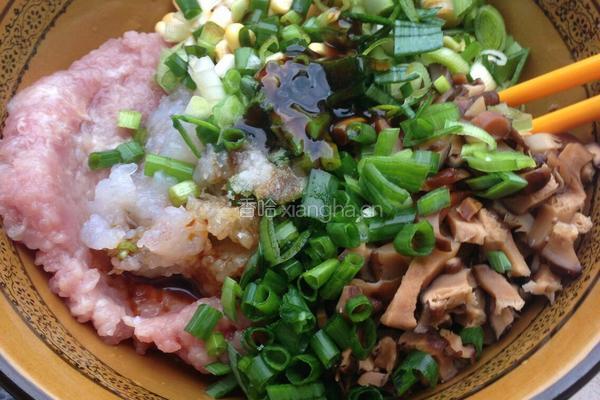 彩虹猪肉虾仁饺的做法图解7