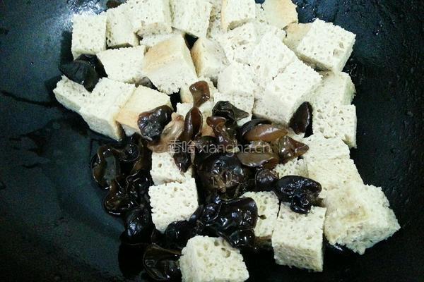 木耳烤麸的做法图解3