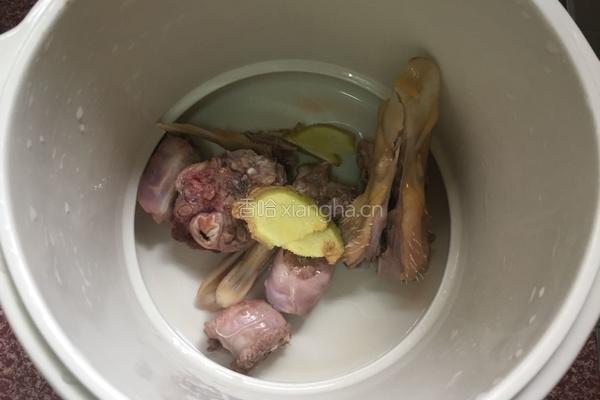 鸭头炖冬瓜汤的做法图解4