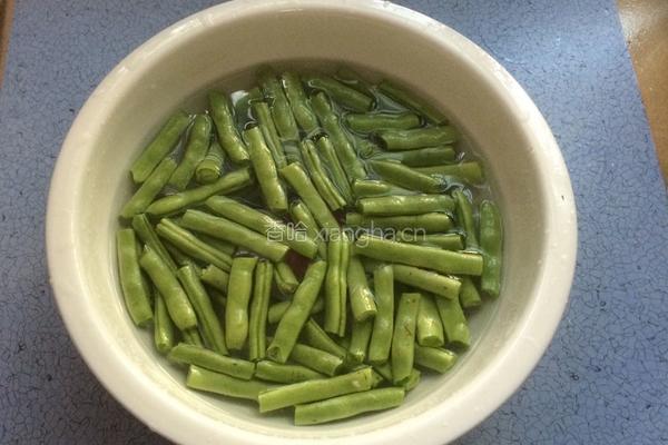干煸四季豆的做法图解2