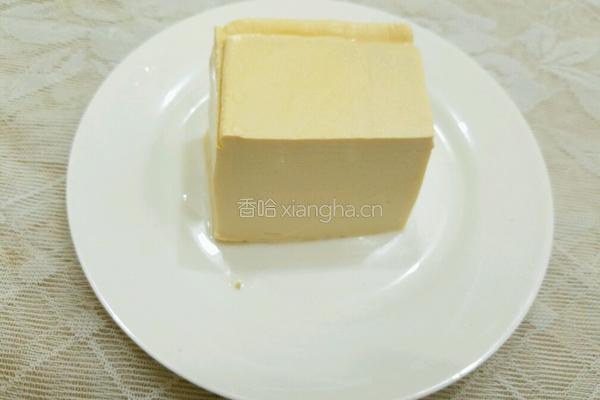 剁椒肉末蒸豆腐的做法图解1