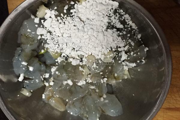 红椒青笋炒虾仁的做法图解4