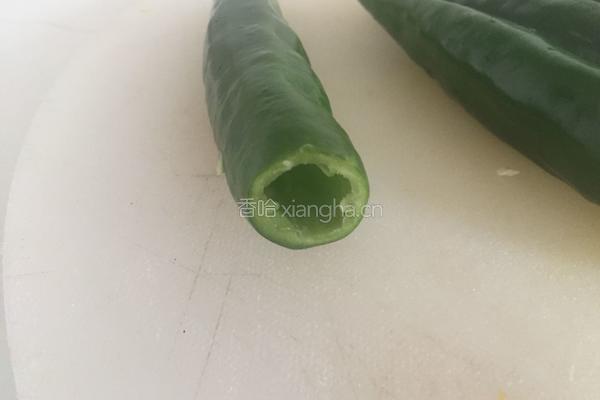 虎皮辣椒的做法图解1