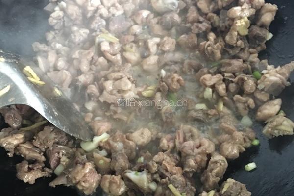 鸡腿炒尖椒的做法图解4