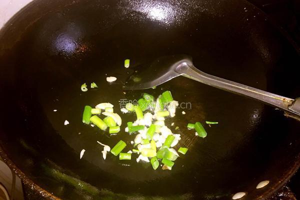 蒜苔炒鸡蛋的做法图解3